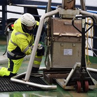 06_preparing Box corer.JPG