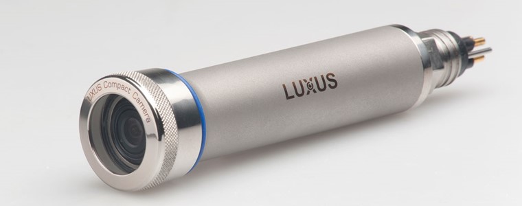 LUXUS-compact-camera.jpg