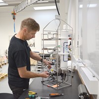 MacArtney_workshop_mounting_microframe.jpg