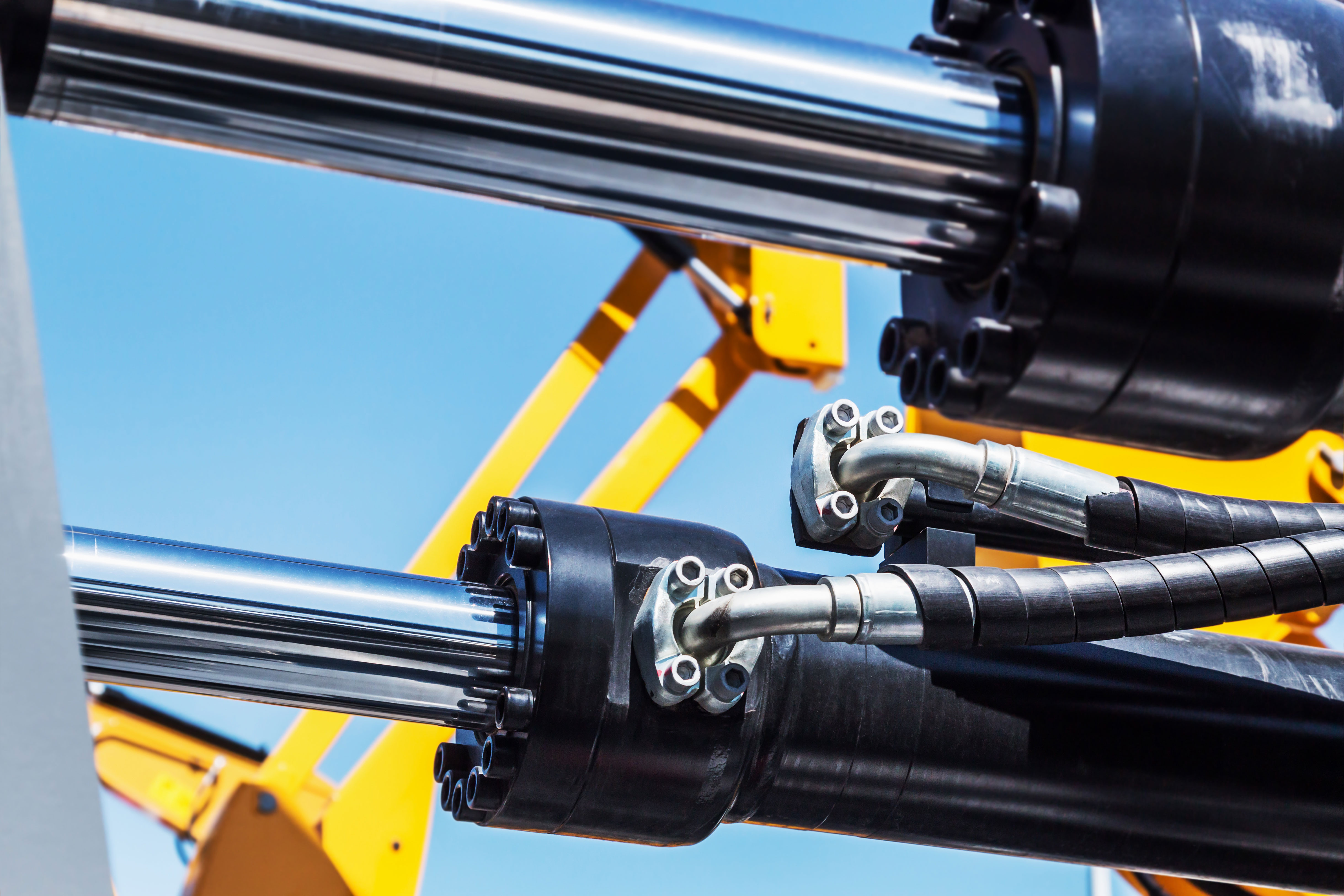 Hydraulic cylinders for marine, subsea and heavyduty applications