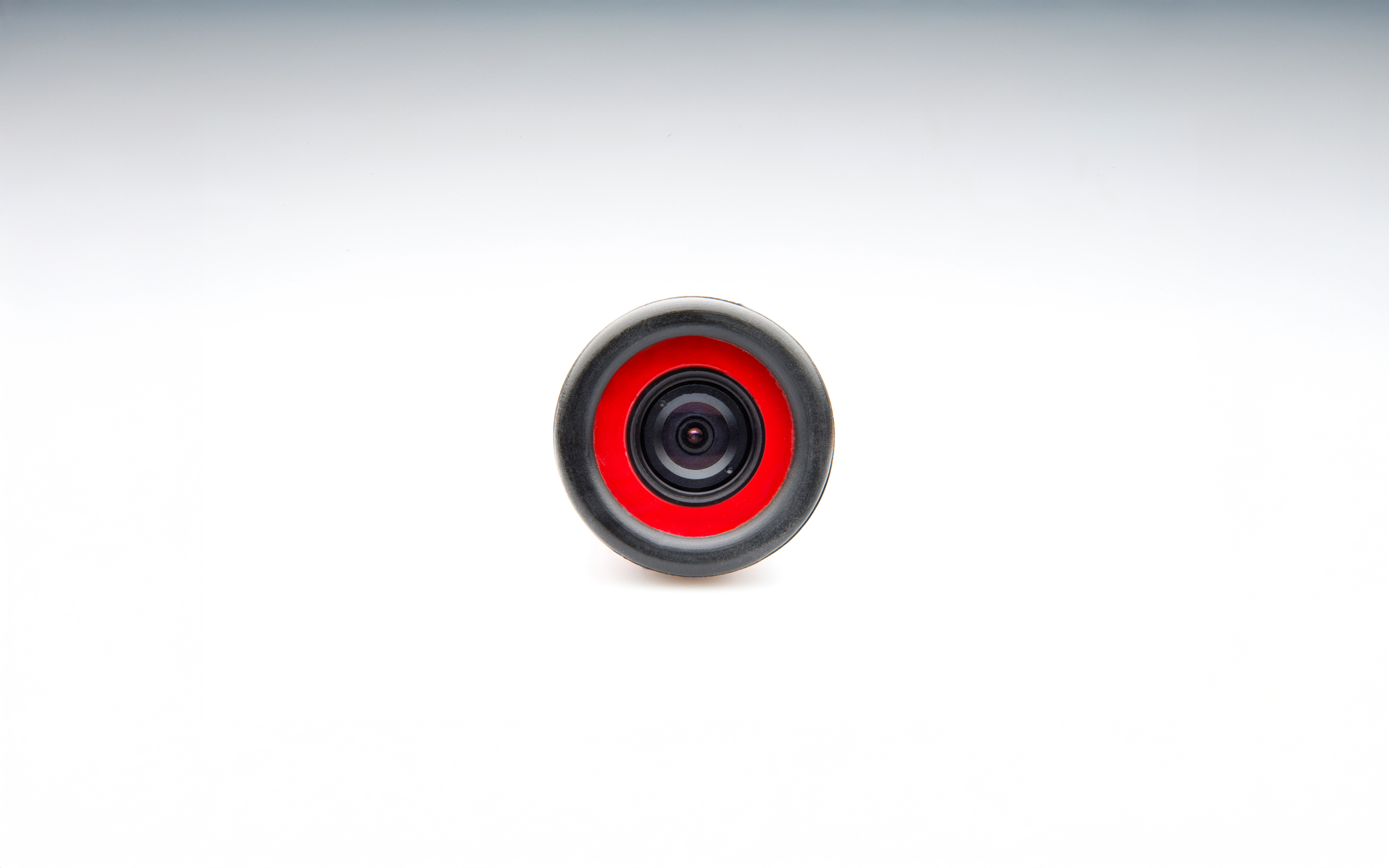 LUXUS Compact PUR Camera_front veiw